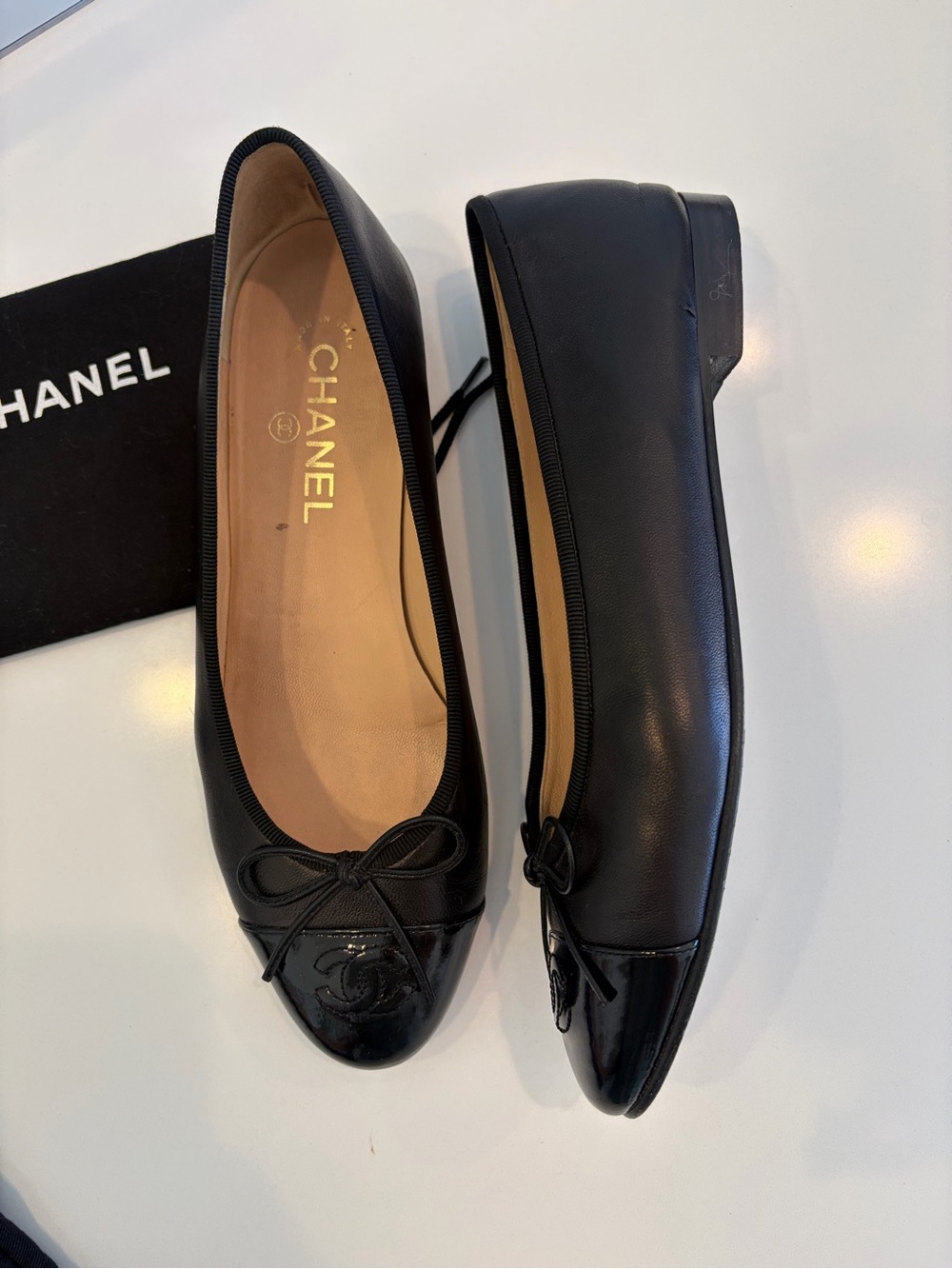 CHANEL Black Leather Cap-Toe Bow Ballet Flats - Picture 4 of 8
